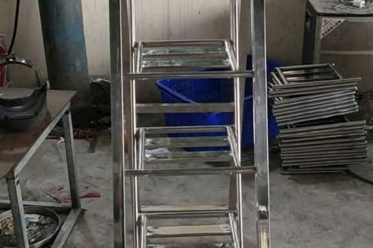 Thang Inox